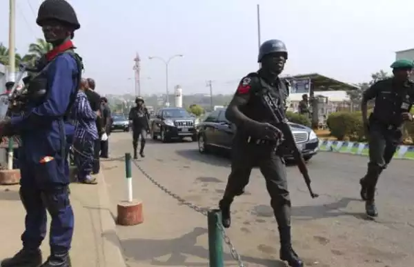 Tension as customs officers, soldiers clash in Lagos